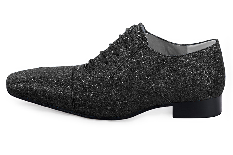 Gloss black lace-up dress shoes for men. Square toe. Flat leather soles. Profile view - Florence KOOIJMAN
